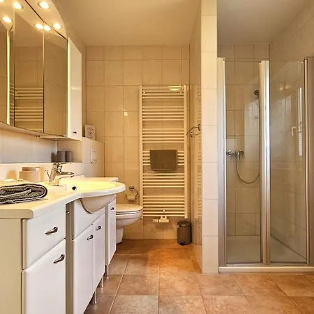 Sandregenpfeifer Mit Kamin, Grossem Garten & Nahe Ostsee Feriehus