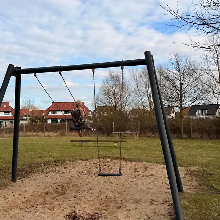 Sandregenpfeifer Mit Kamin, Grossem Garten & Nahe Ostsee Dassow