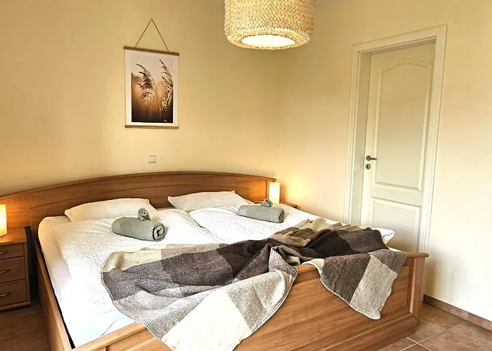 Sandregenpfeifer Mit Kamin, Grossem Garten & Nahe Ostsee *