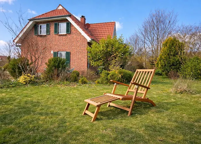 Sandregenpfeifer Mit Kamin, Grossem Garten & Nahe Ostsee *