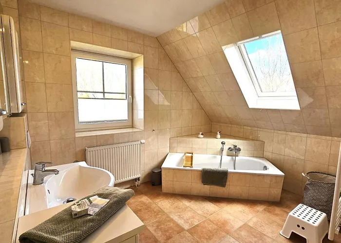 Sandregenpfeifer Mit Kamin, Grossem Garten & Nahe Ostsee Feriehus