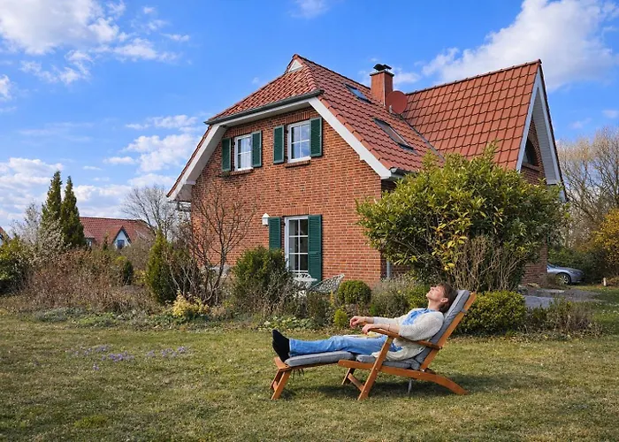Sandregenpfeifer Mit Kamin, Grossem Garten & Nahe Ostsee *