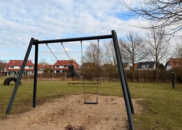 Sandregenpfeifer Mit Kamin, Grossem Garten & Nahe Ostsee Dassow